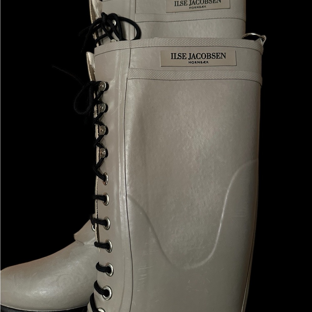 💜Ilse Jacobsen Taupe Rainboots 💜 Black Textured Sole Footwear - Picture 2 of 11